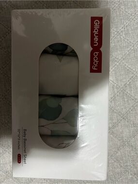 New in Box Leaf-Print 4 Pack Bassinet Crib Sheets